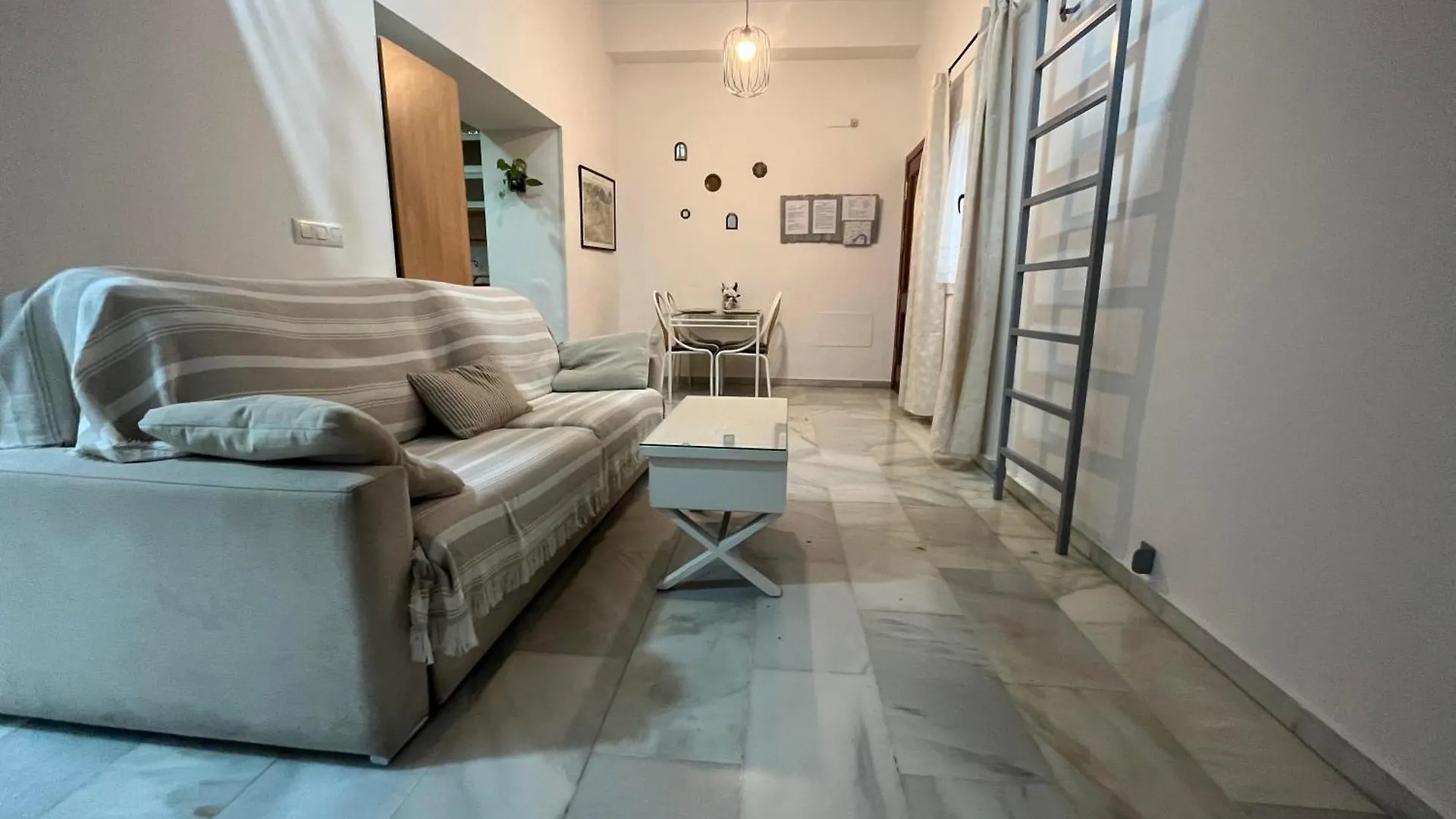 Apartment Apartamento La Palma En Casco Historico Cordoba Spain